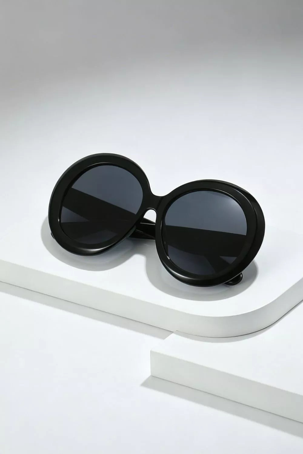 Oversized round frame sunglasses — additional view 2