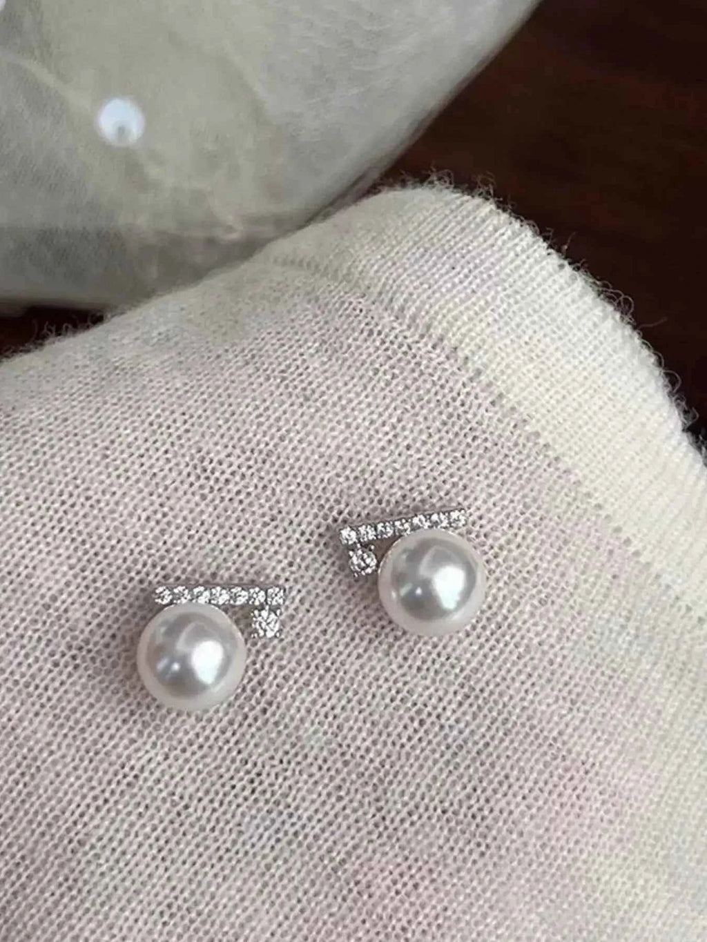 Pearl and zircon stud earrings in silver-plated alloy — additional view 6