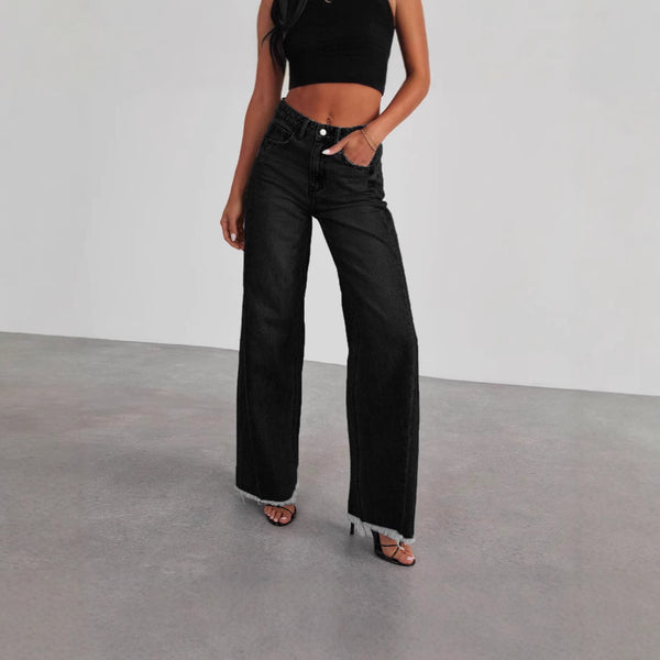 Wide-leg jeans pocket detail