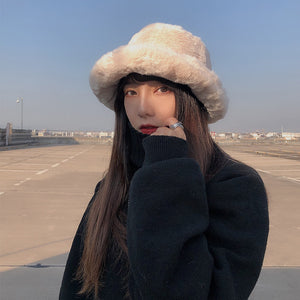Beige wide-brim winter bucket hat for women
