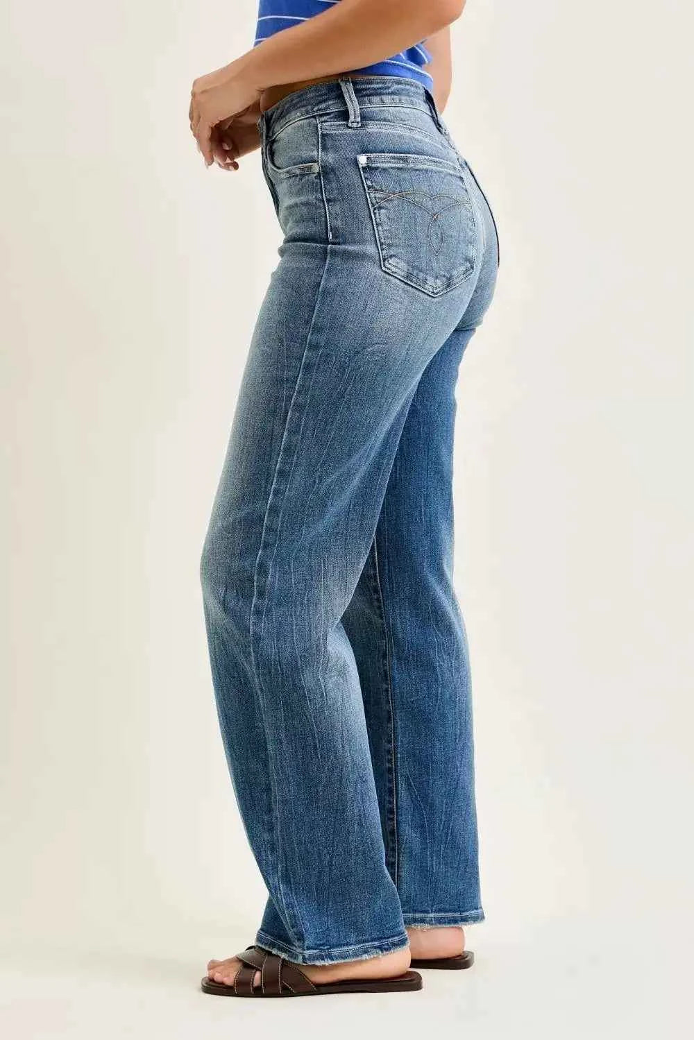 Mid-rise 90s straight jeans — additional view 3