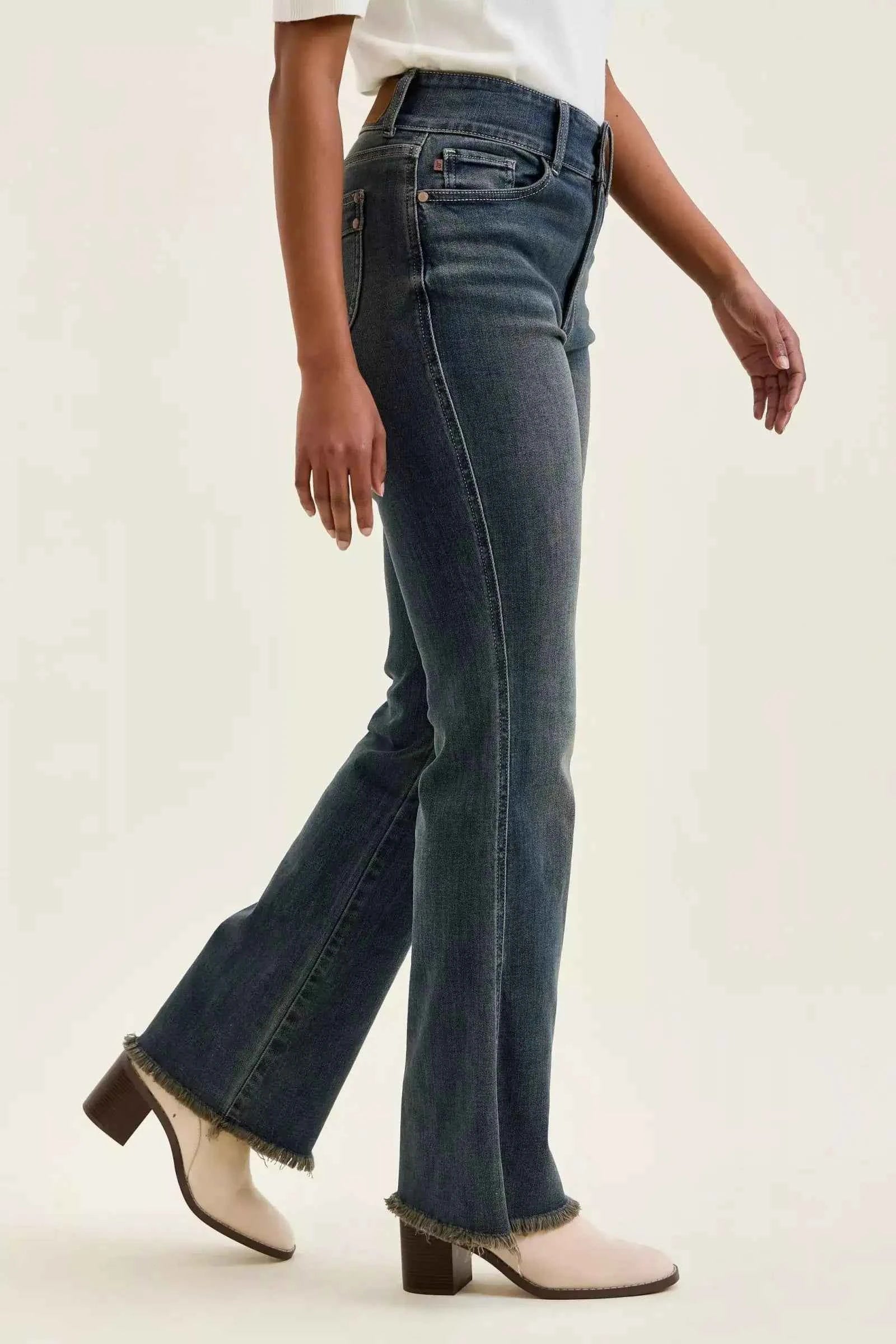 High-waist frayed hem jeans — additional view 4