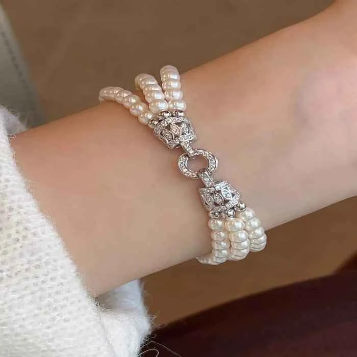 Three layer pearl bracelet — primary view Image principale du produit