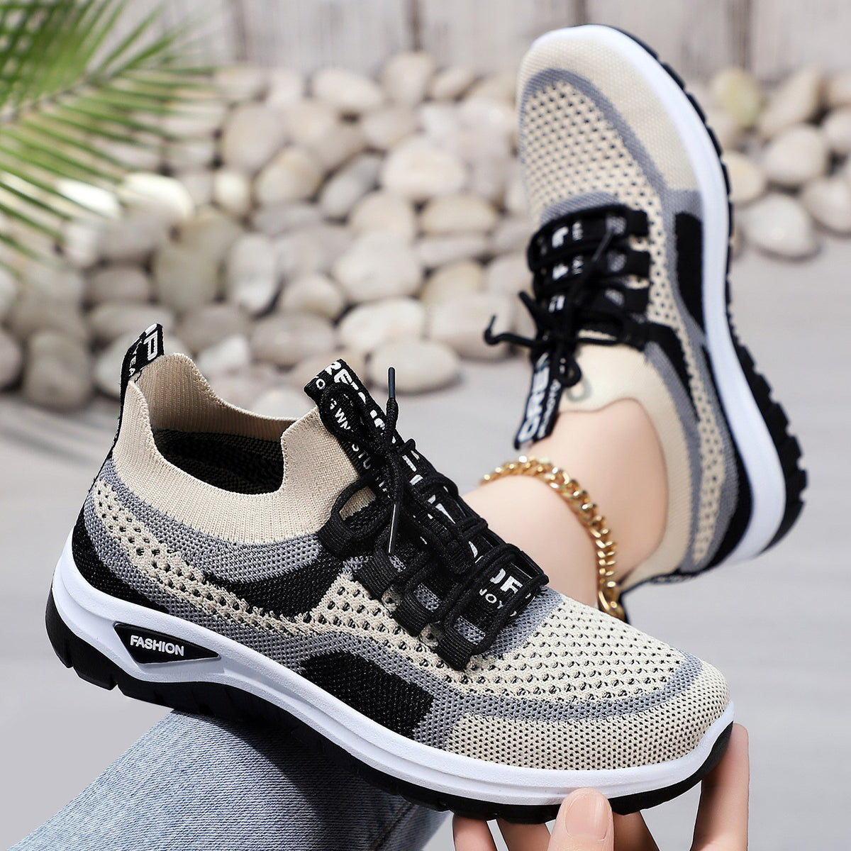 Black mesh lace-up lightweight sneakers for women