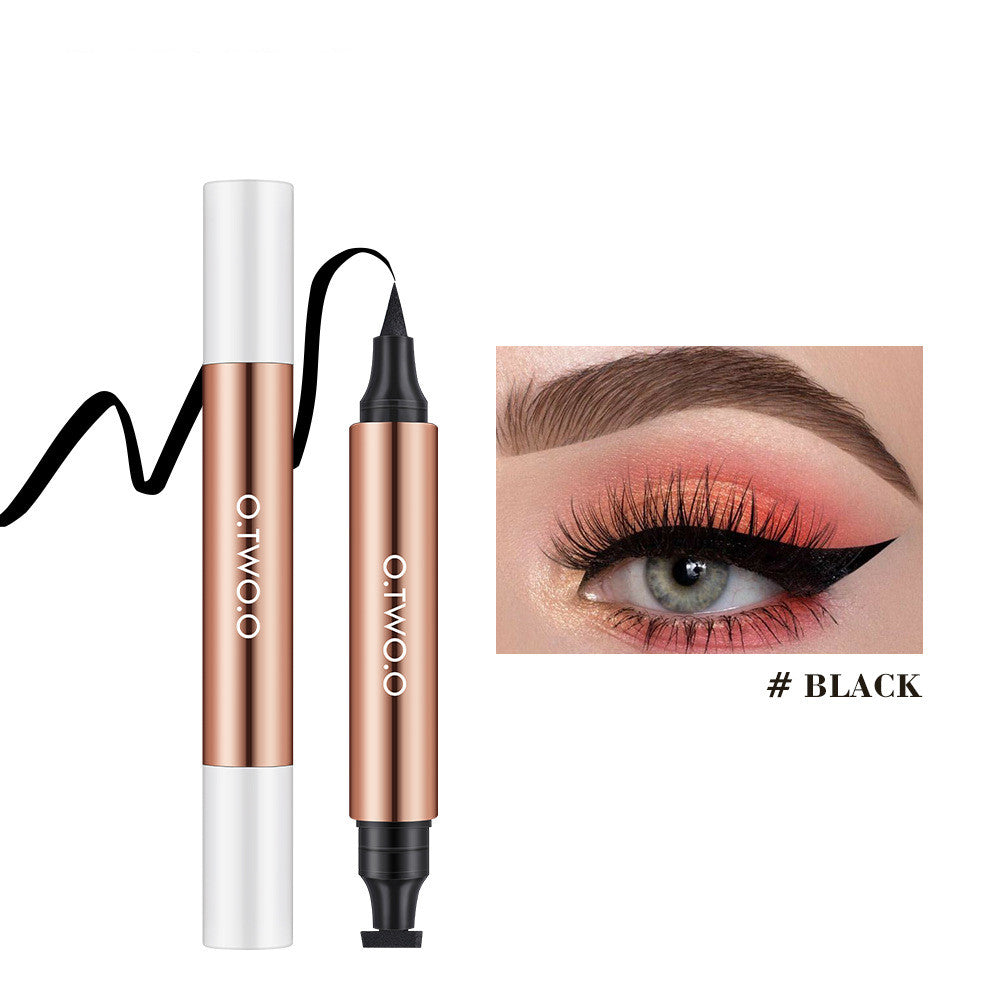 Black liquid eyeliner drawn along lash line - view 3