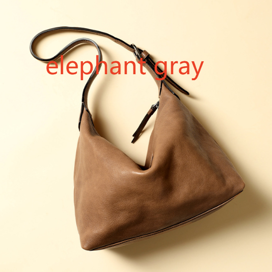Hobo bag small size detail