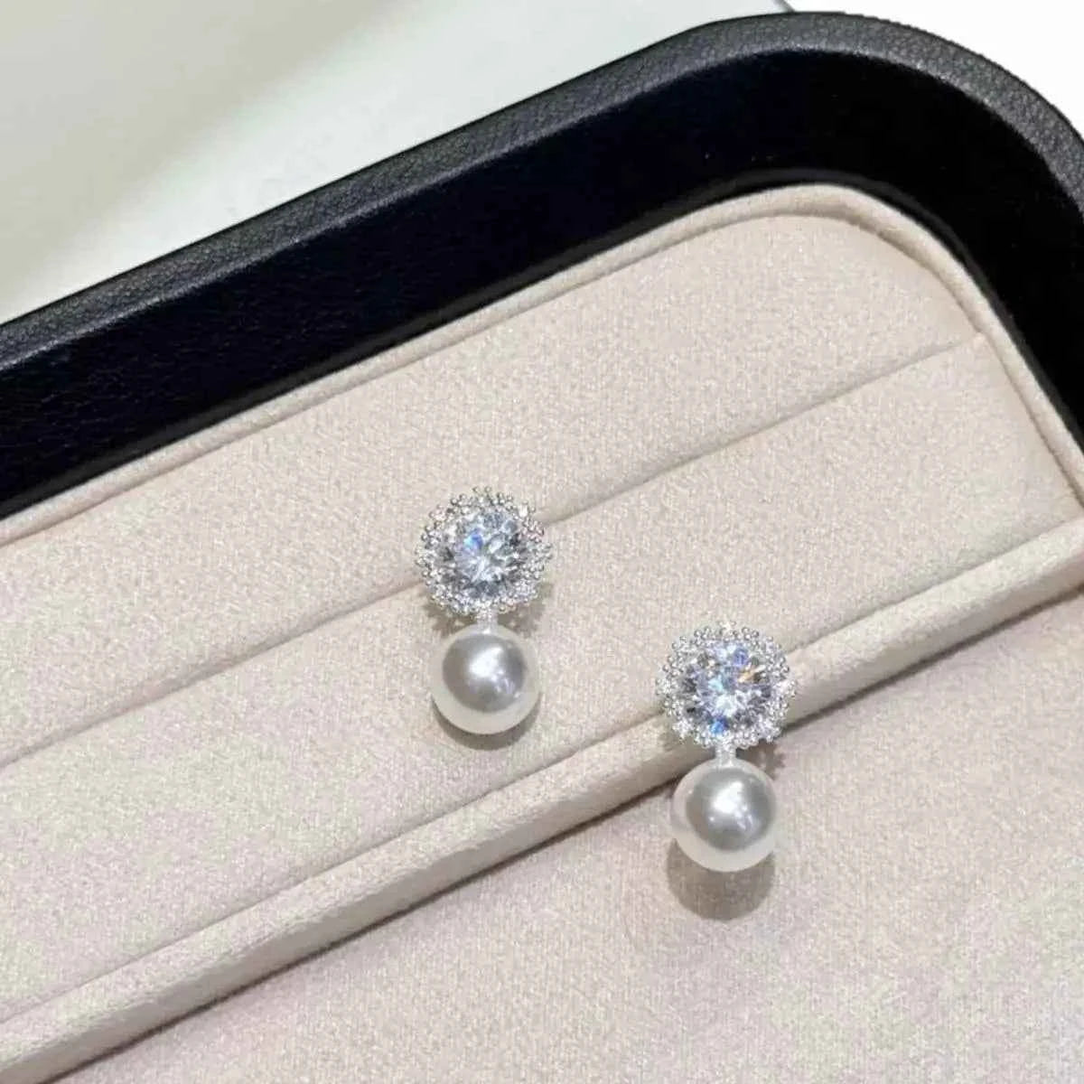 Zircon pearl drop earrings in silver-plated alloy — additional view 4