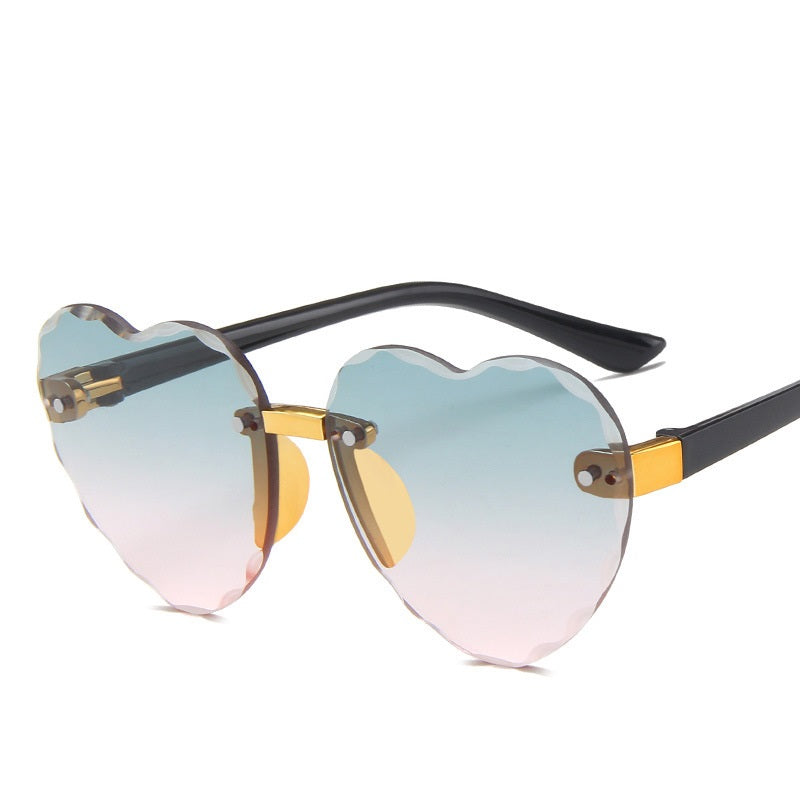 Cut-Edge Heart Frame Sunglasses, product view 7