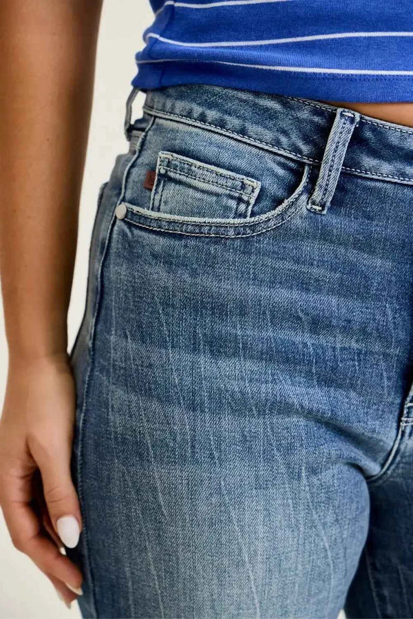 Mid-rise 90s straight jeans — additional view 5