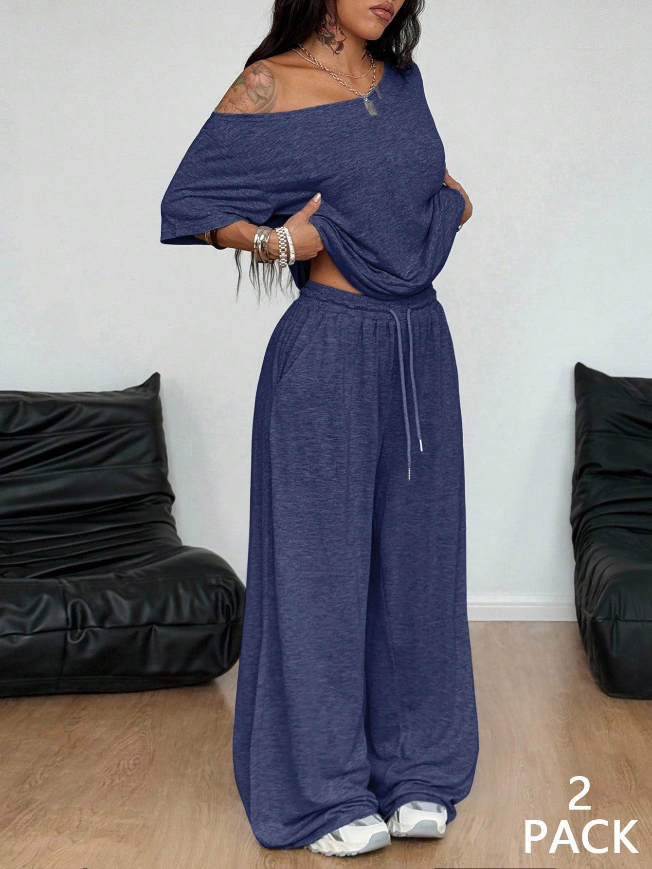 Casual two-piece blouse and trousers outfit view 11
