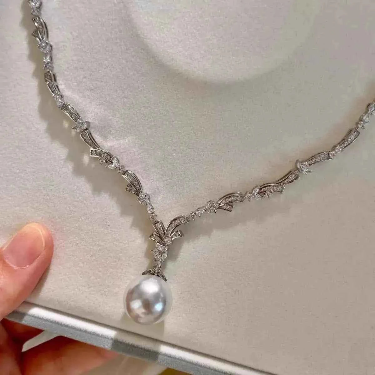 Zircon and pearl pendant necklace — additional view 2