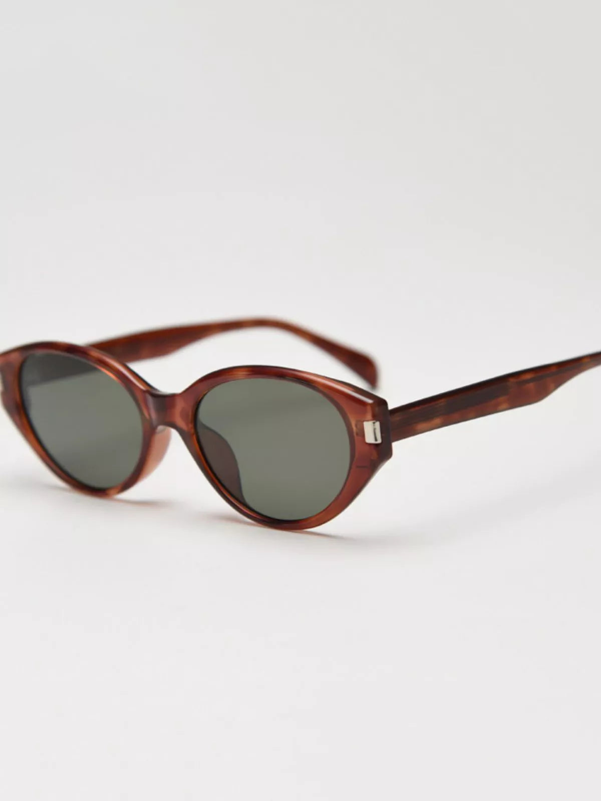 Lightweight cat-eye sunglasses — additional view 2