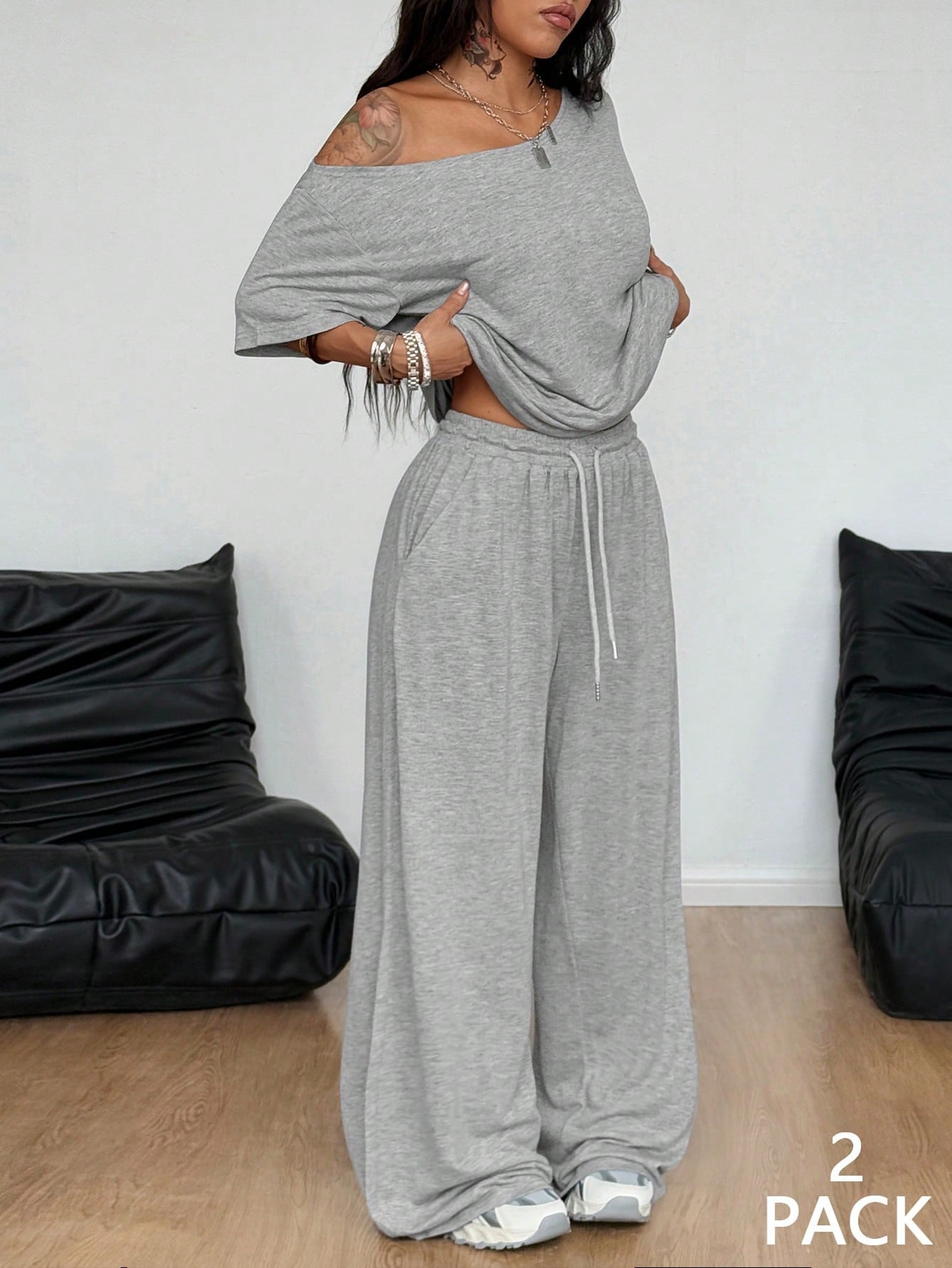 Casual two-piece blouse and trousers outfit view 6