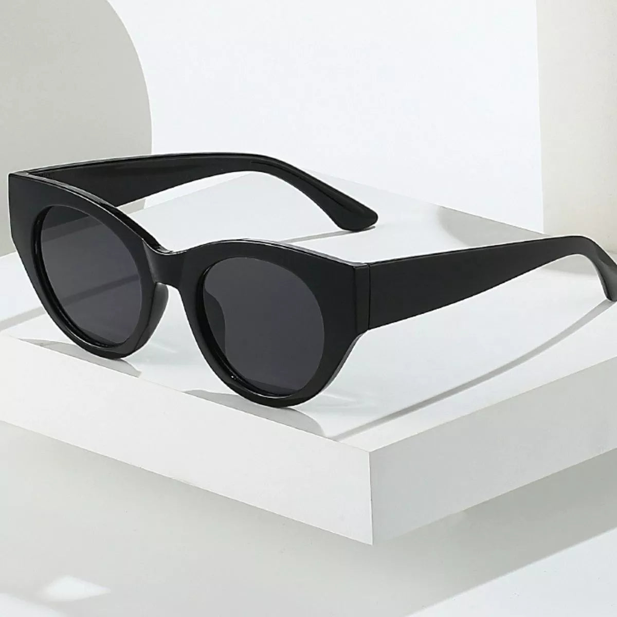 Vintage Cat-Eye Sunglasses - Colorway B additional product view
