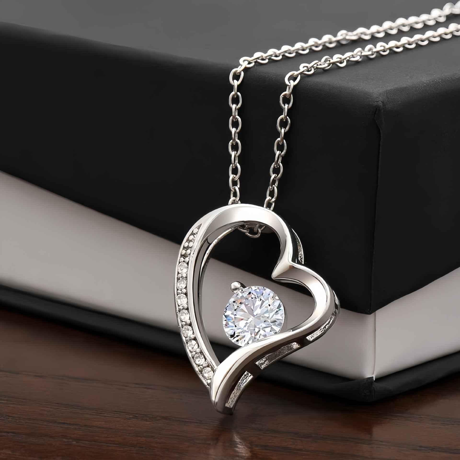Heart Shape Zirconia Necklace Secondary image