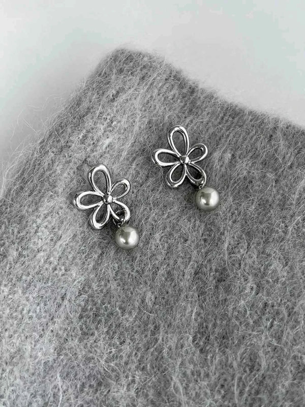 Flower pearl drop earrings in silver-plated alloy — additional view 7
