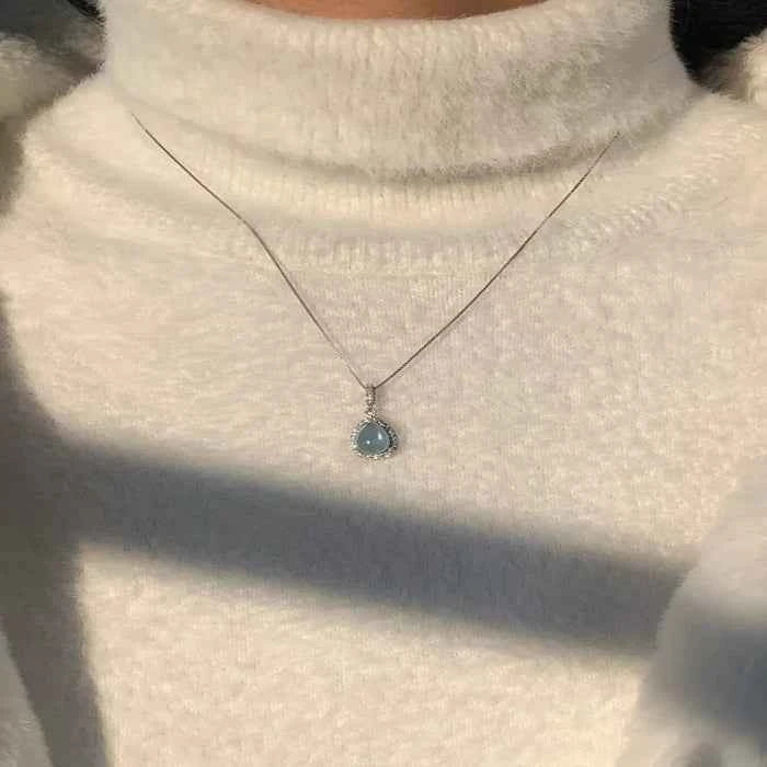 Crystal teardrop necklace in silver-plated alloy — primary view