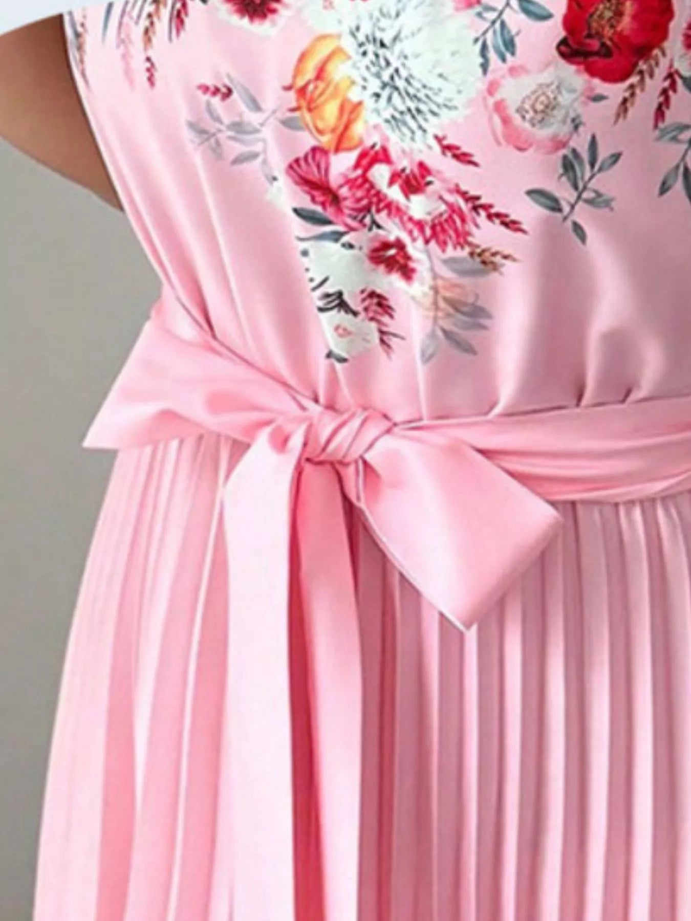 Halter Neck Floral Print Pleated Maxi Dress — additional view 3