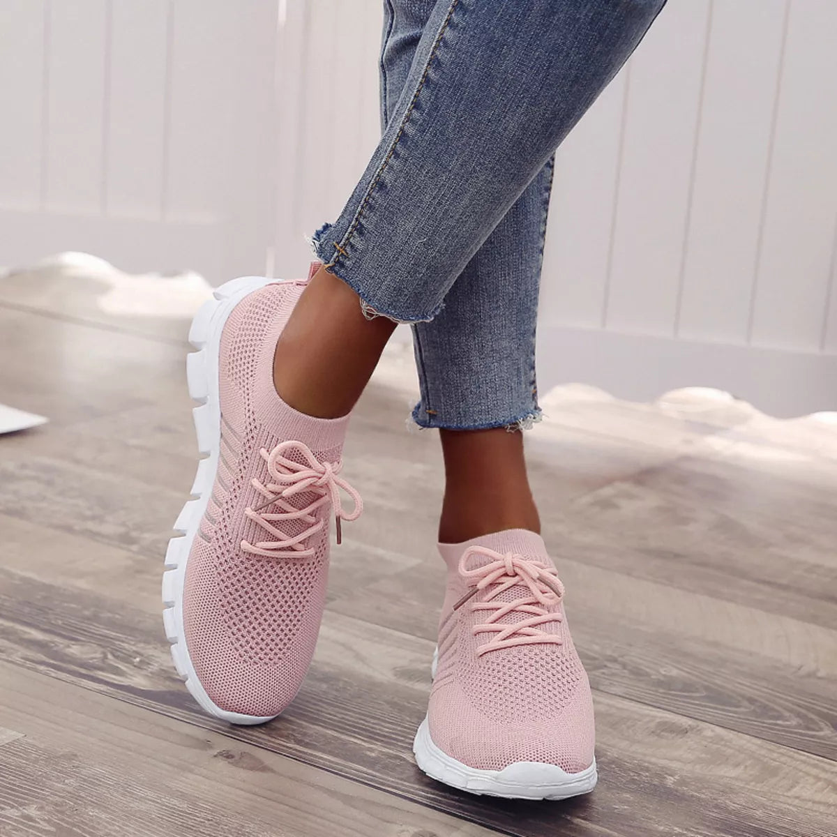 Women's Breathable Mesh Lace-Up Athletic Sneakers additional product view