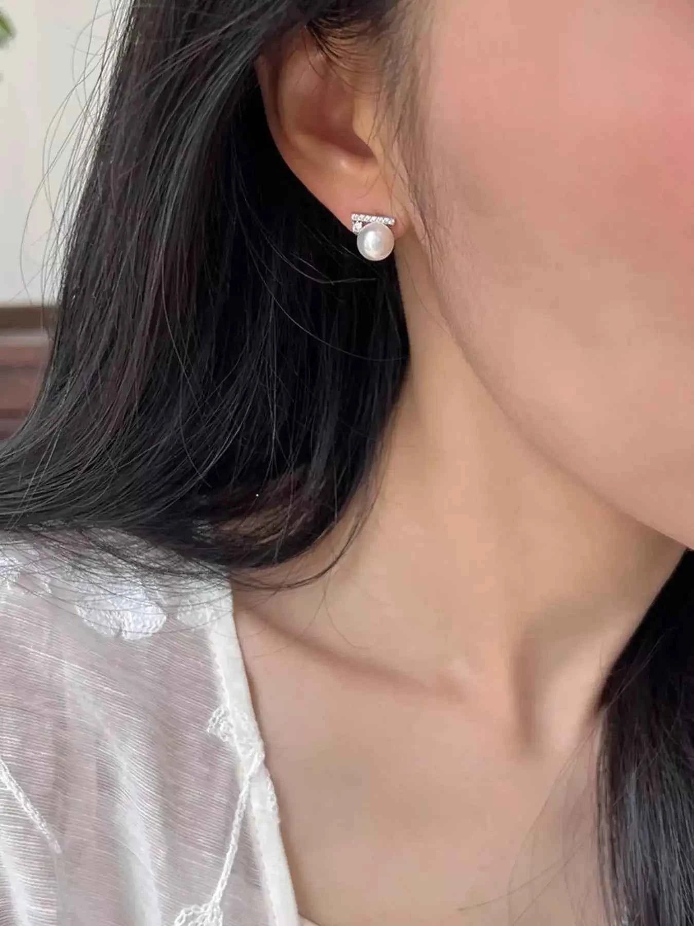 Pearl and zircon stud earrings in silver-plated alloy — additional view 3