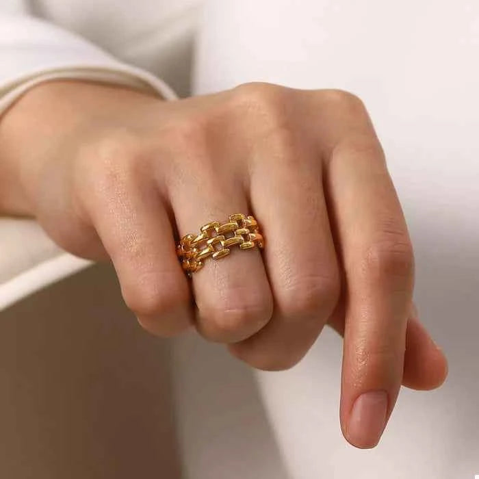 Cutout ring in 18K gold-plated finish — primary view