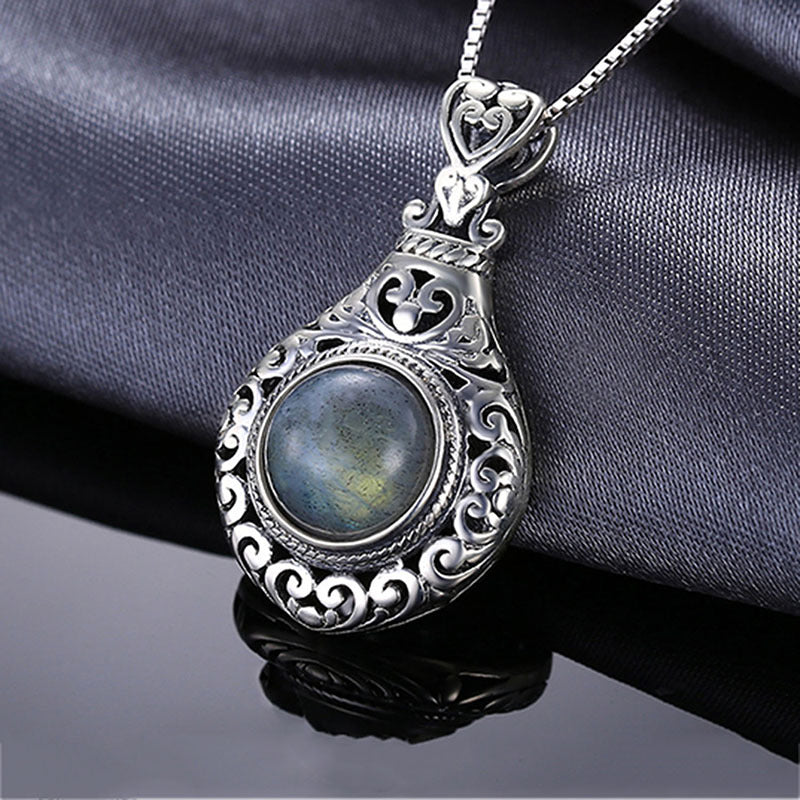 Main product photo of Grey Blue Labradorite Necklace, grey blue labradorite necklace