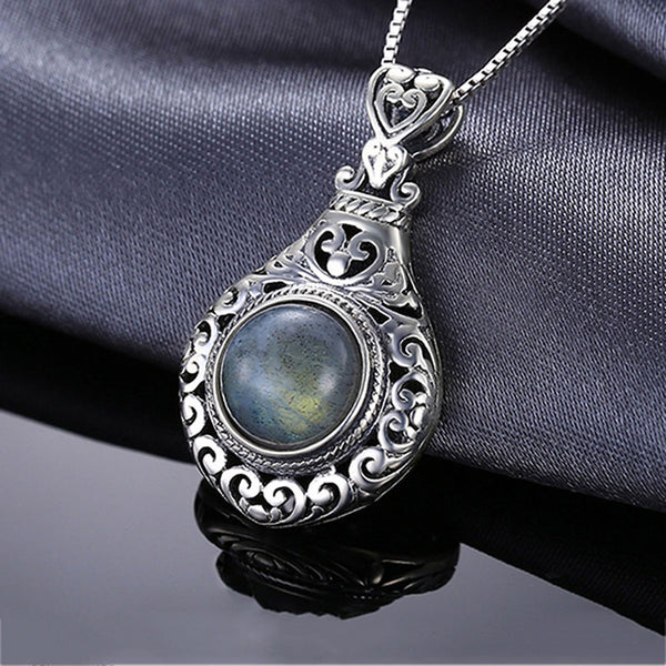 Main product photo of Grey Blue Labradorite Necklace, grey blue labradorite necklace