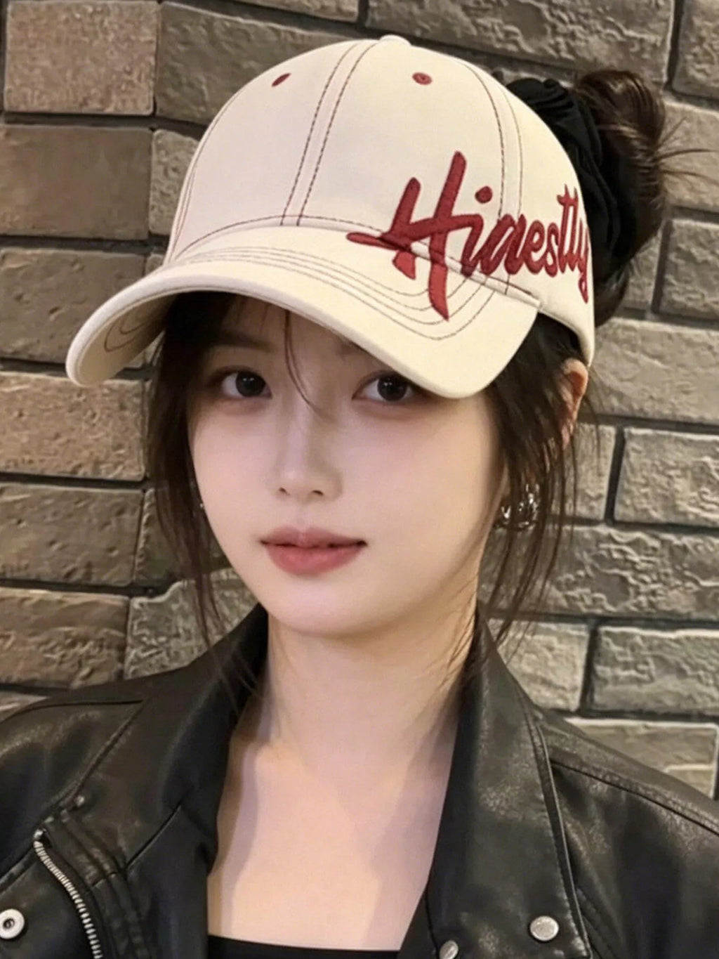 Embroidered baseball cap in off-white — additional view 3