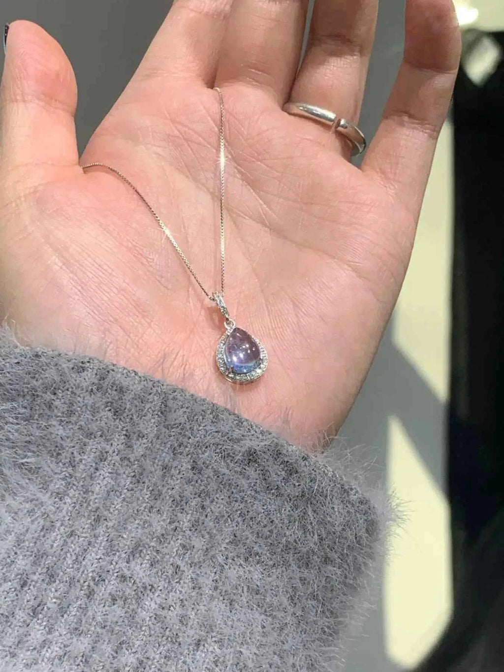 Crystal teardrop necklace in silver-plated alloy — additional view 5