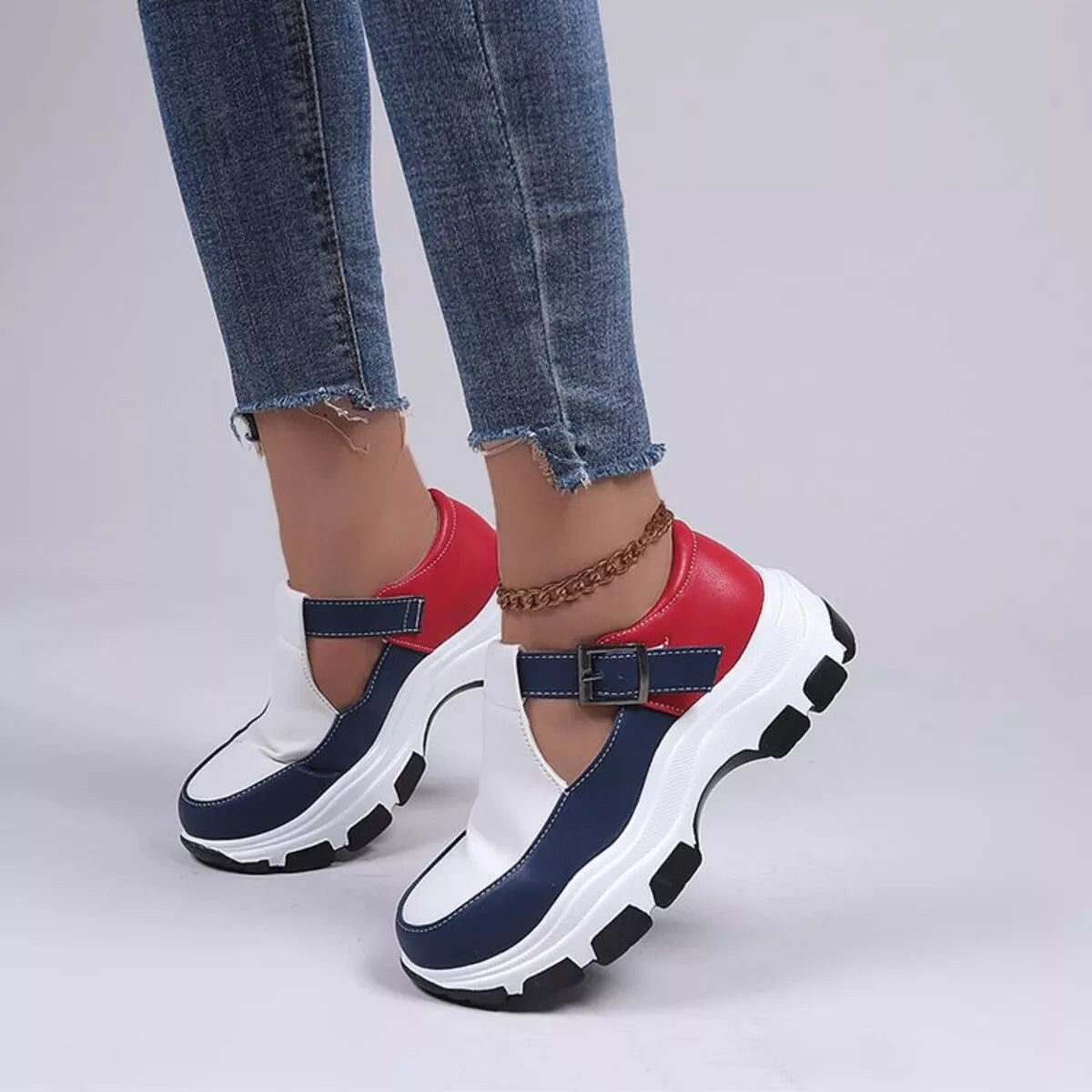 Round toe platform sneakers — additional view 4