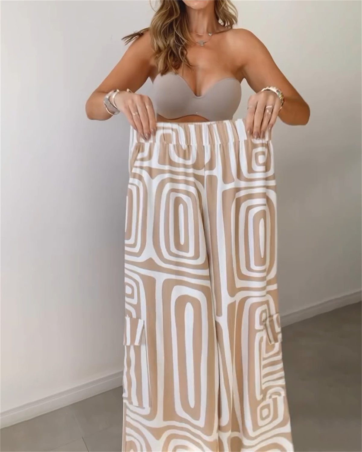 Women’s Printed Lapel Shirt & Wide-Leg Pants Set, angled product view
