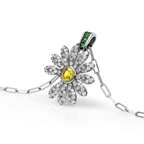 Delicate daisy flower necklace — additional view 7