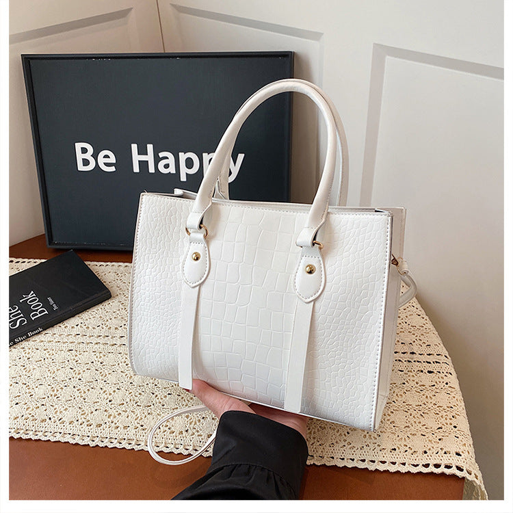 Shoulder tote bag color options Black and White