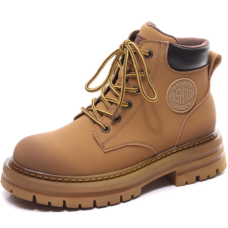Combat boots thick outsole detail