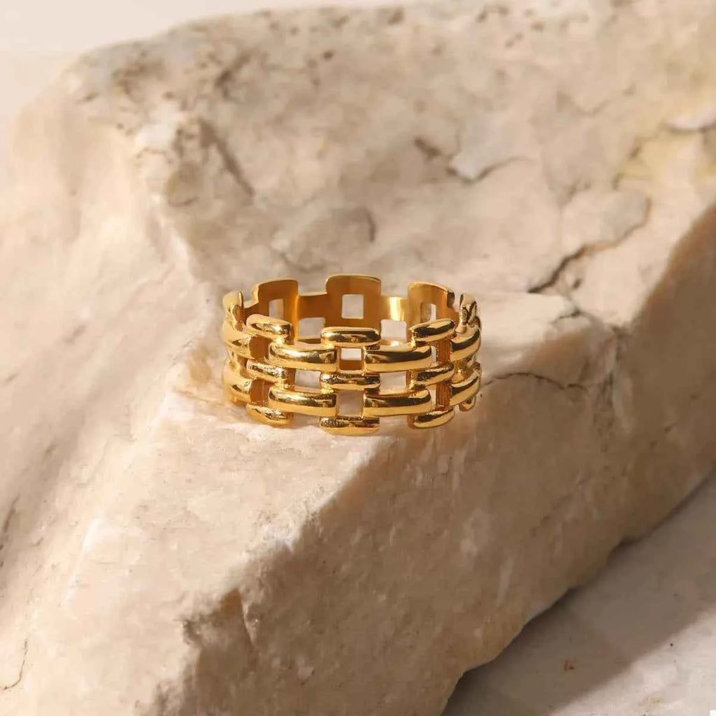 Cutout ring in 18K gold-plated finish — additional view 4