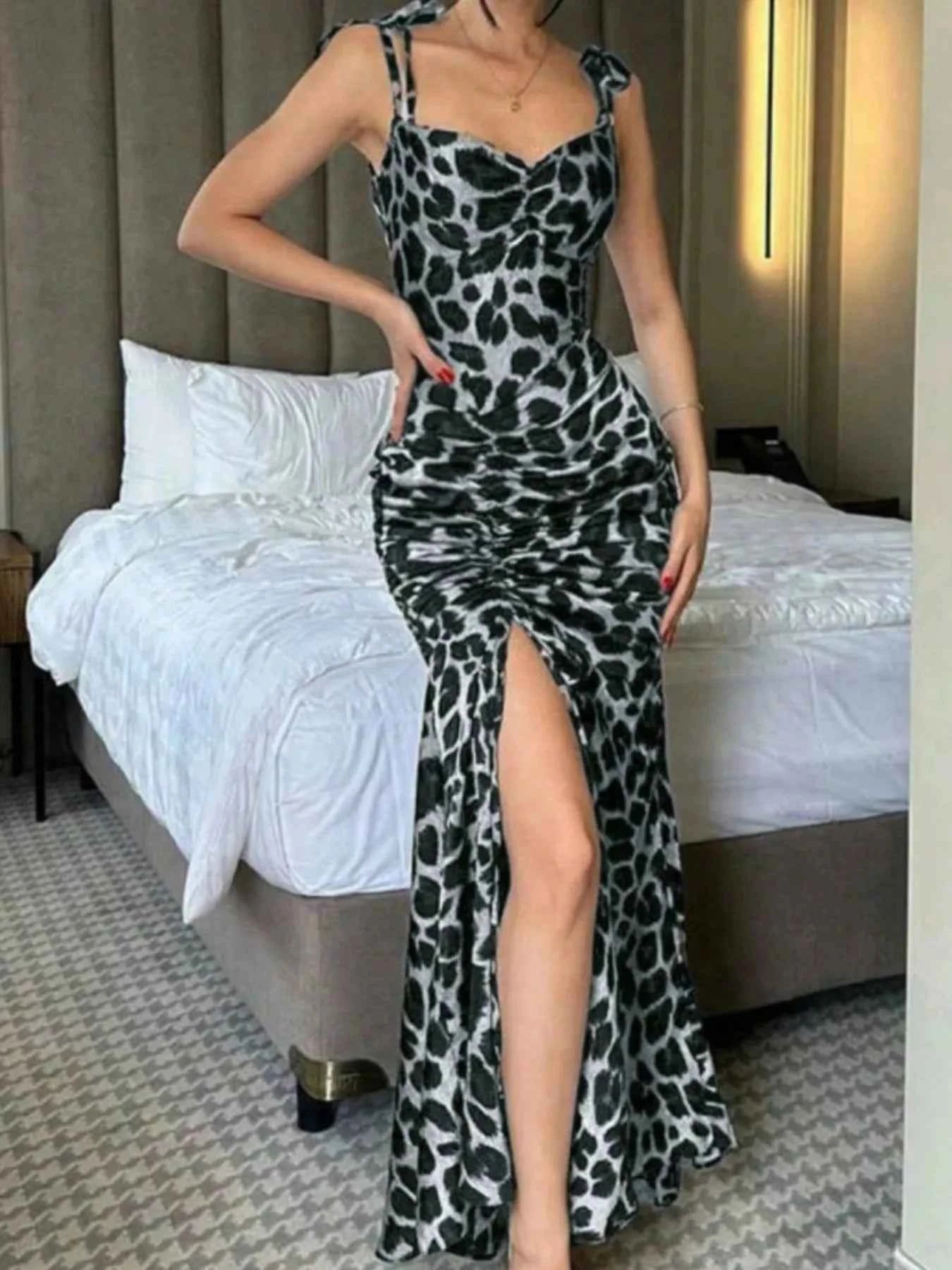 Sweetheart neck ruched cami dress — additional view 2