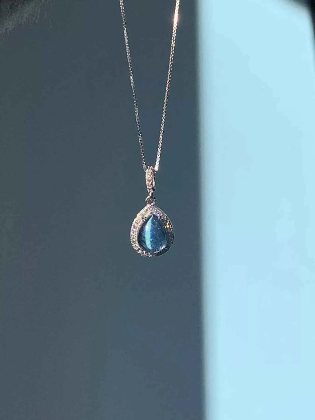 Crystal teardrop necklace in silver-plated alloy — additional view 4