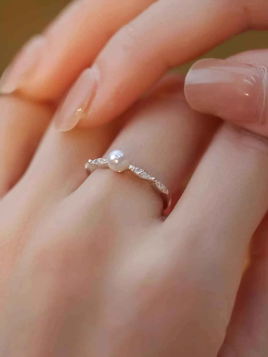 Pearl ring in silver-plated alloy — additional view 3