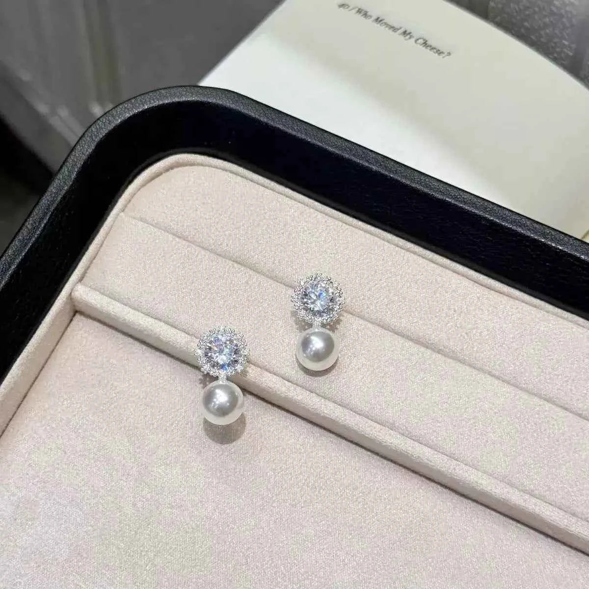 Zircon pearl drop earrings in silver-plated alloy — additional view 3