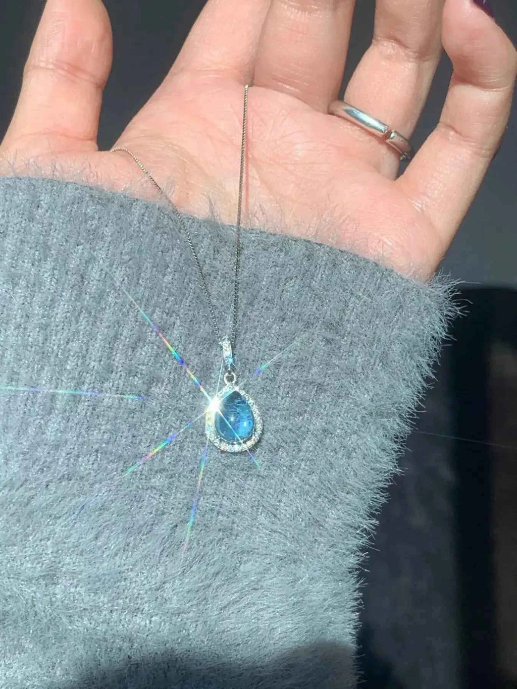 Crystal teardrop necklace in silver-plated alloy — additional view 6