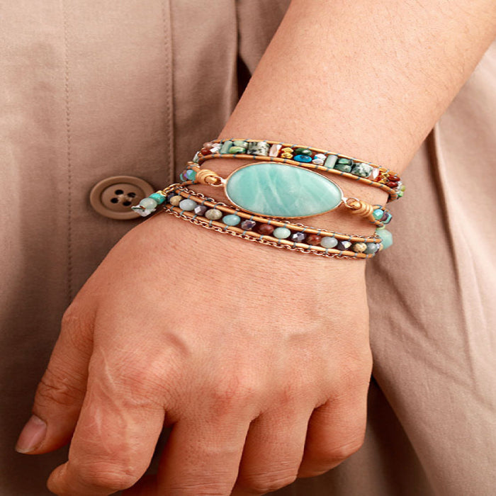 Triple layer natural stone beaded bracelet — primary view Image principale du produit