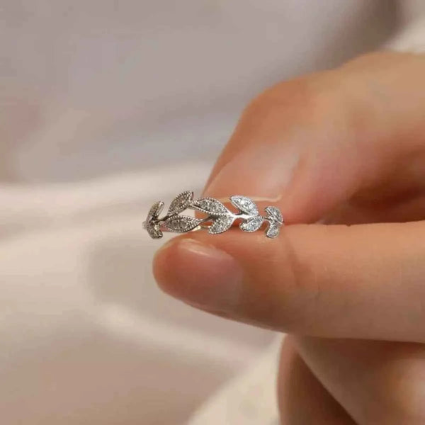 Nature-inspired leaf ring in silver-plated alloy — additional view 4