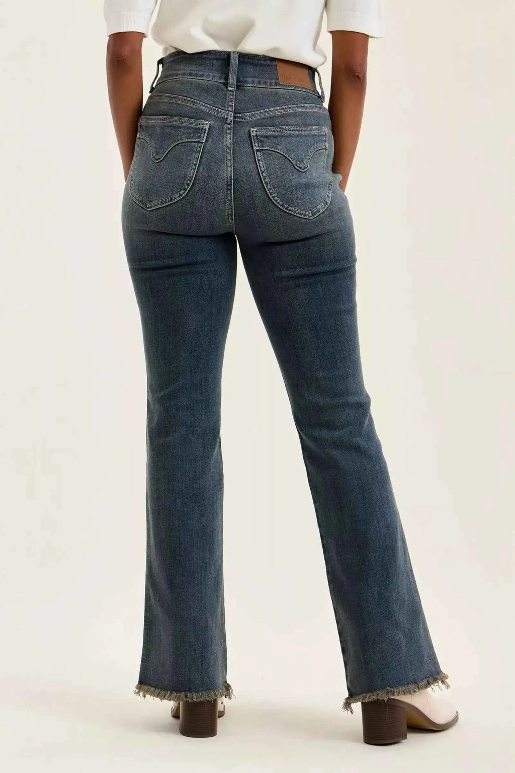 High-waist frayed hem jeans — additional view 3