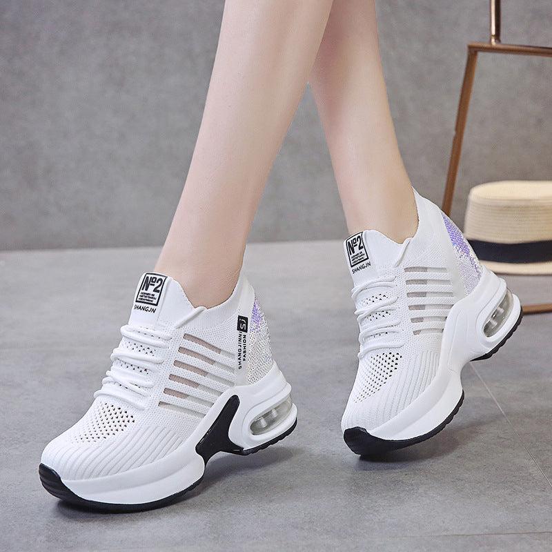 Mesh sneakers cross-strap detail