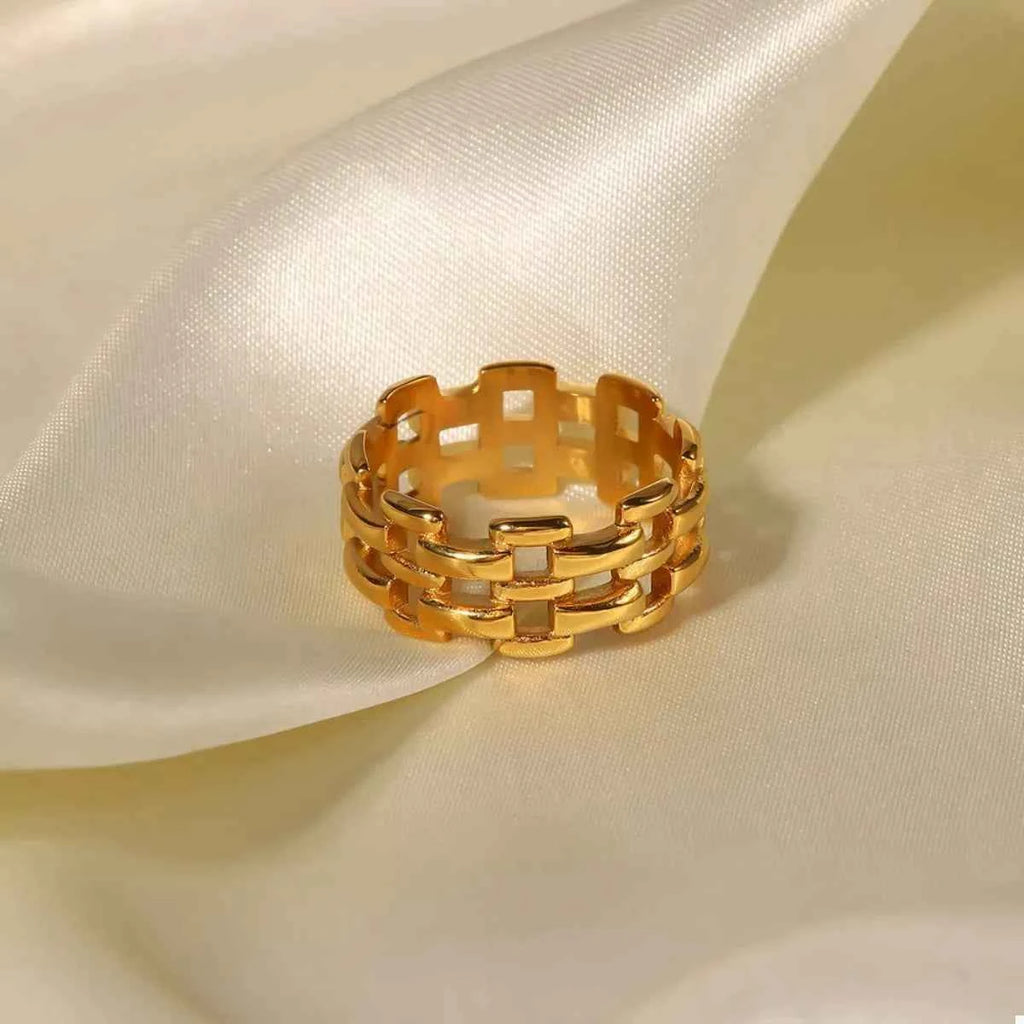 Cutout ring in 18K gold-plated finish — additional view 2