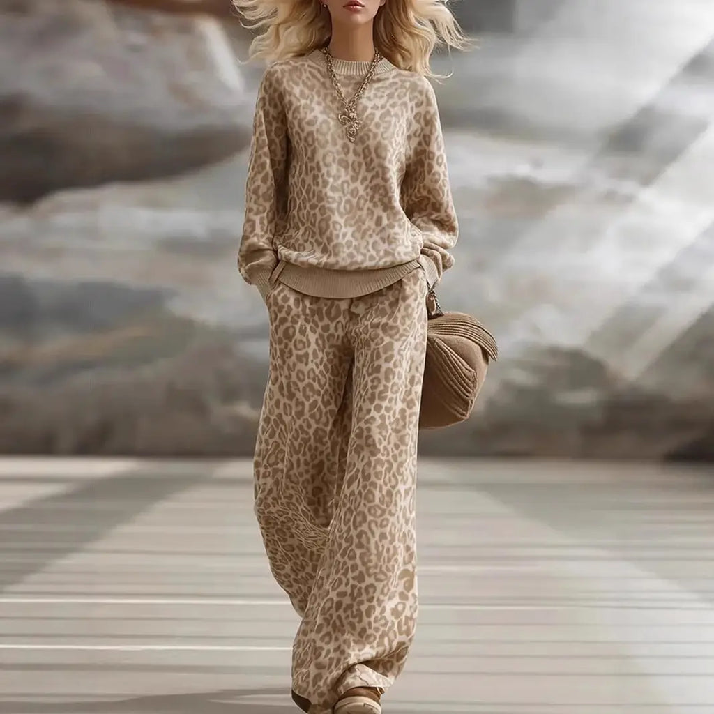 Printed sweatshirt and wide-leg pants set for women, image 3