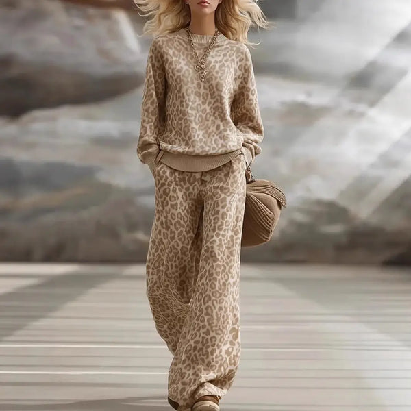 Printed sweatshirt and wide-leg pants set for women, image 3