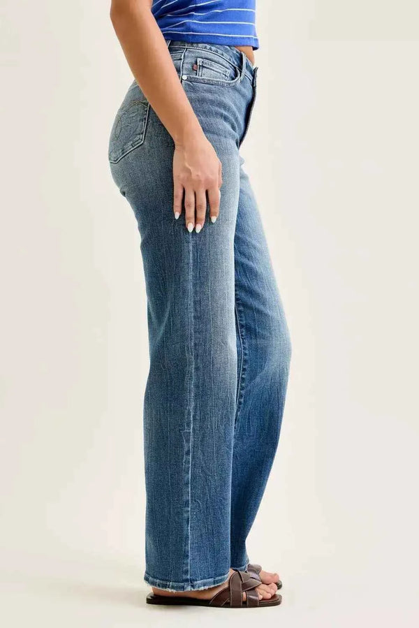 Mid-rise 90s straight jeans — additional view 2