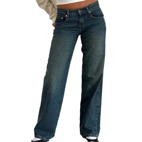 Straight-leg jeans pocket detail