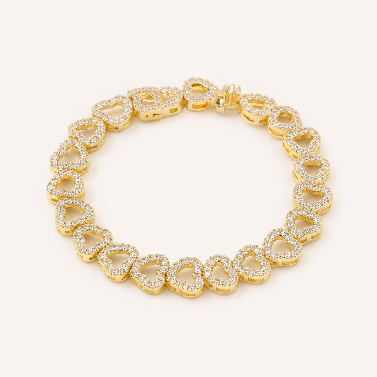 Heart Charm Bracelet – Subtle Luxury Everyday Jewelry, shown in a clear product image